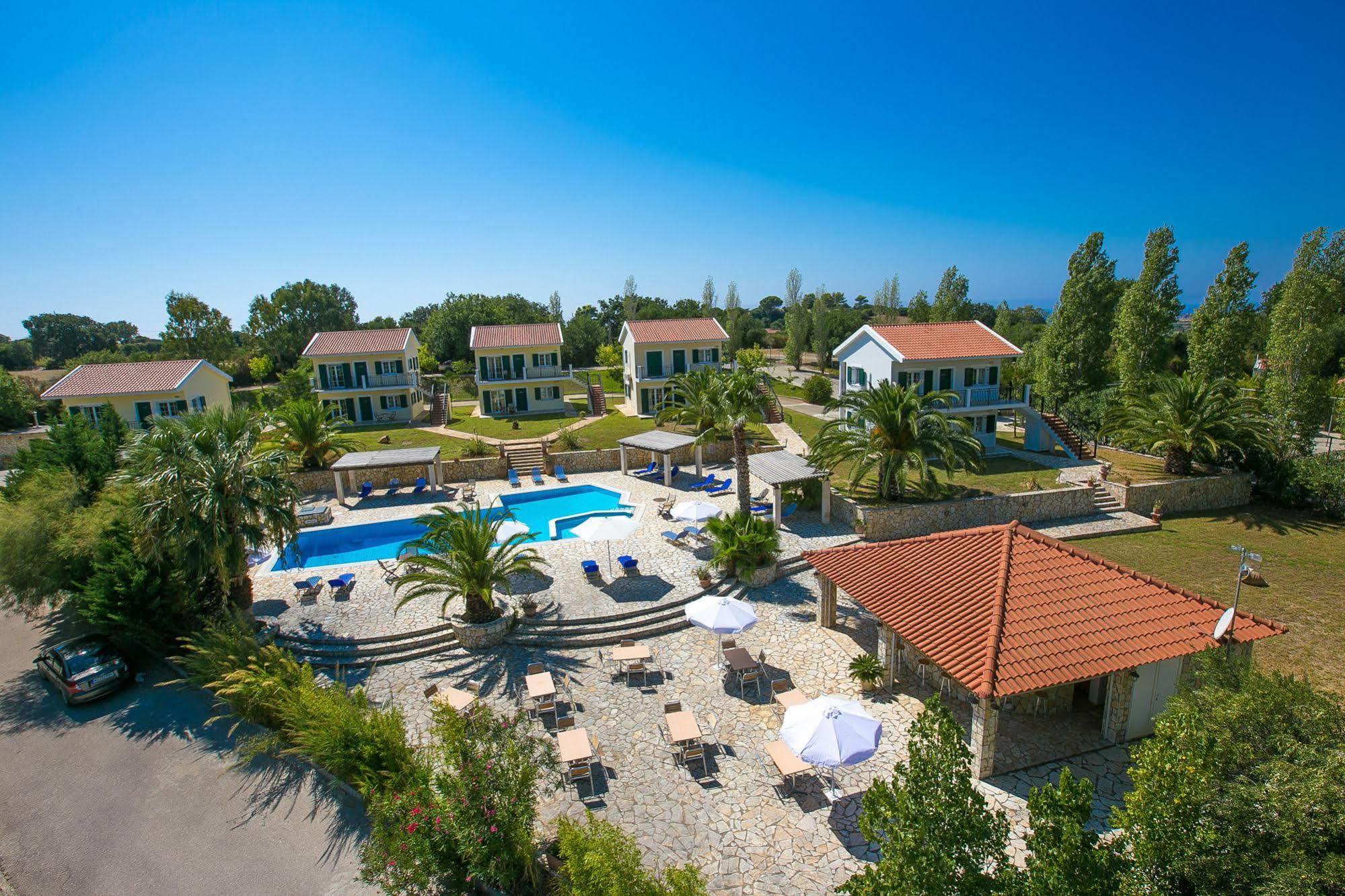 Liakas Village Sparta Exterior foto